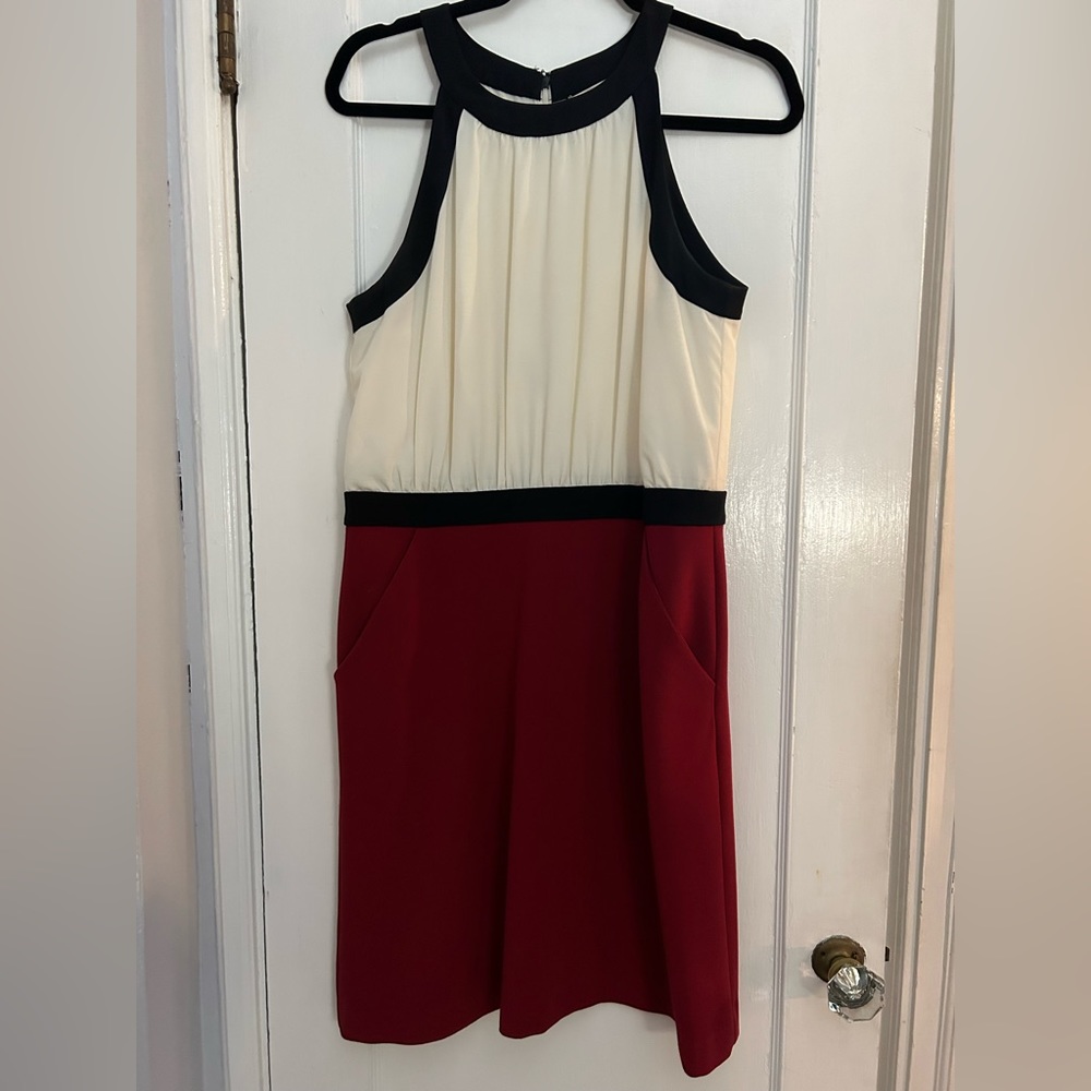 LOFT dress. Red bottom with pockets! Sleeveless White top with black piping.sz10